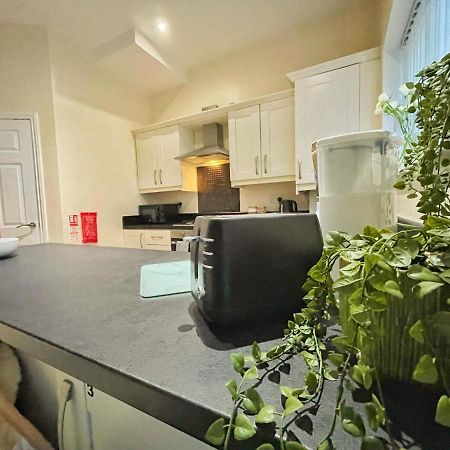 5 Bedroom, Sleeps 9 - Base To Explore Liverpool And Beyond Extérieur photo