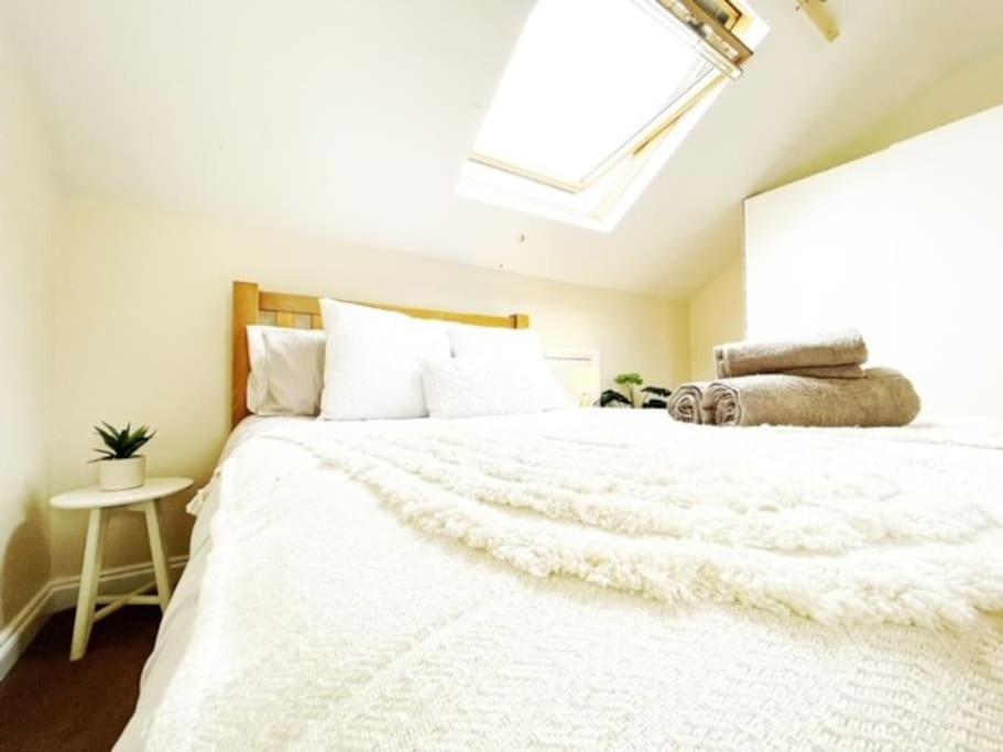 5 Bedroom, Sleeps 9 - Base To Explore Liverpool And Beyond Extérieur photo