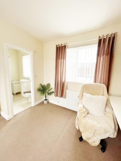 5 Bedroom, Sleeps 9 - Base To Explore Liverpool And Beyond Extérieur photo