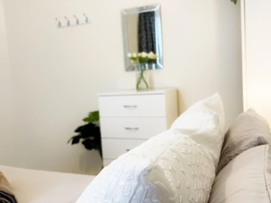 5 Bedroom, Sleeps 9 - Base To Explore Liverpool And Beyond Extérieur photo