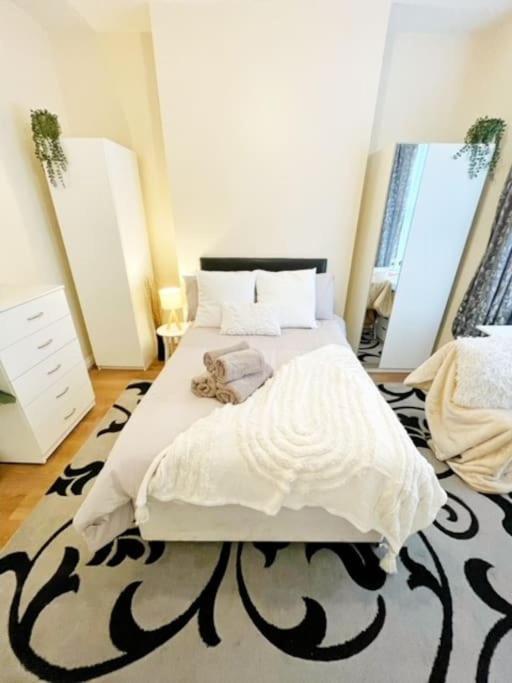 5 Bedroom, Sleeps 9 - Base To Explore Liverpool And Beyond Extérieur photo