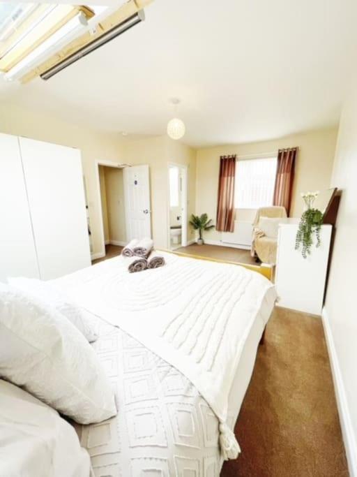5 Bedroom, Sleeps 9 - Base To Explore Liverpool And Beyond Extérieur photo