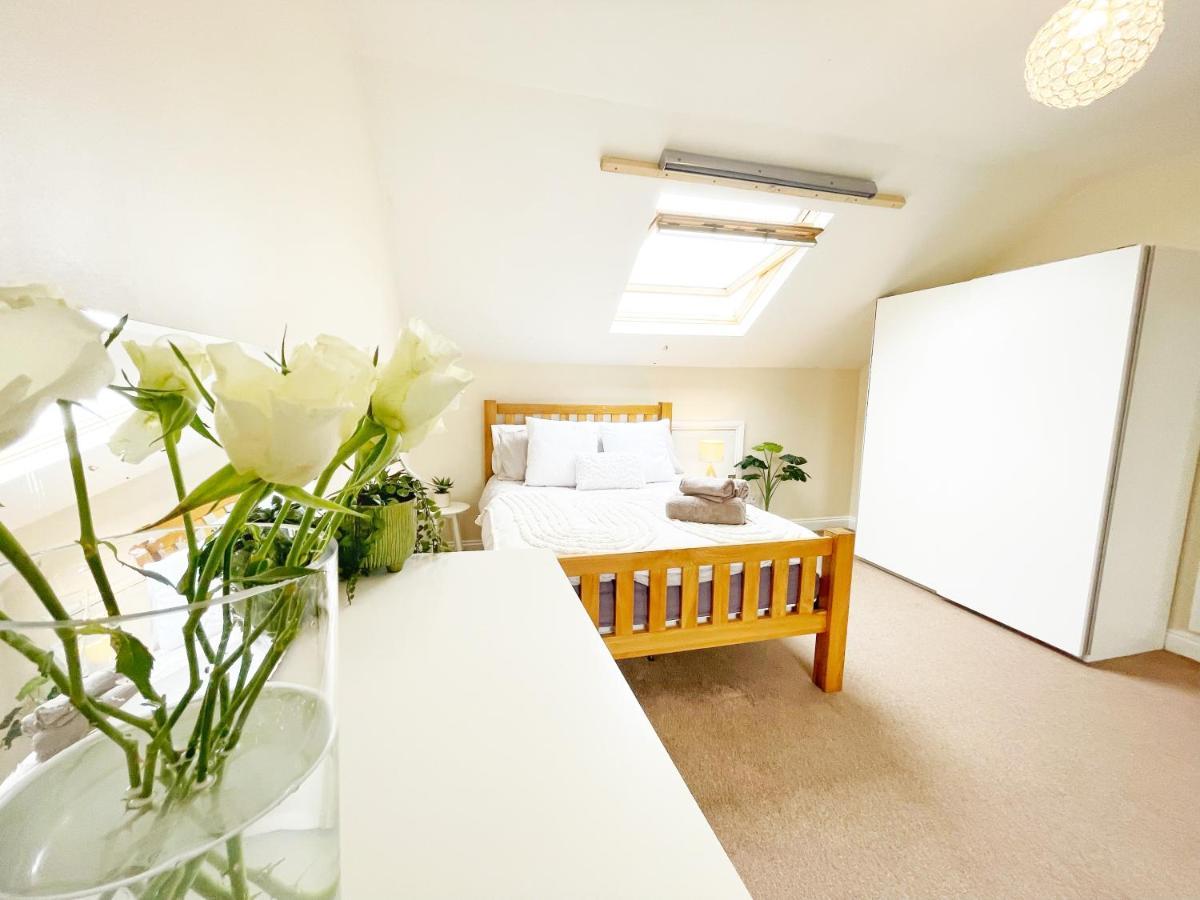 5 Bedroom, Sleeps 9 - Base To Explore Liverpool And Beyond Extérieur photo