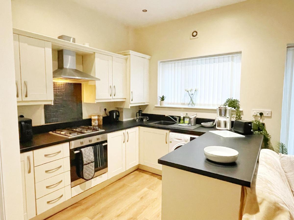 5 Bedroom, Sleeps 9 - Base To Explore Liverpool And Beyond Extérieur photo