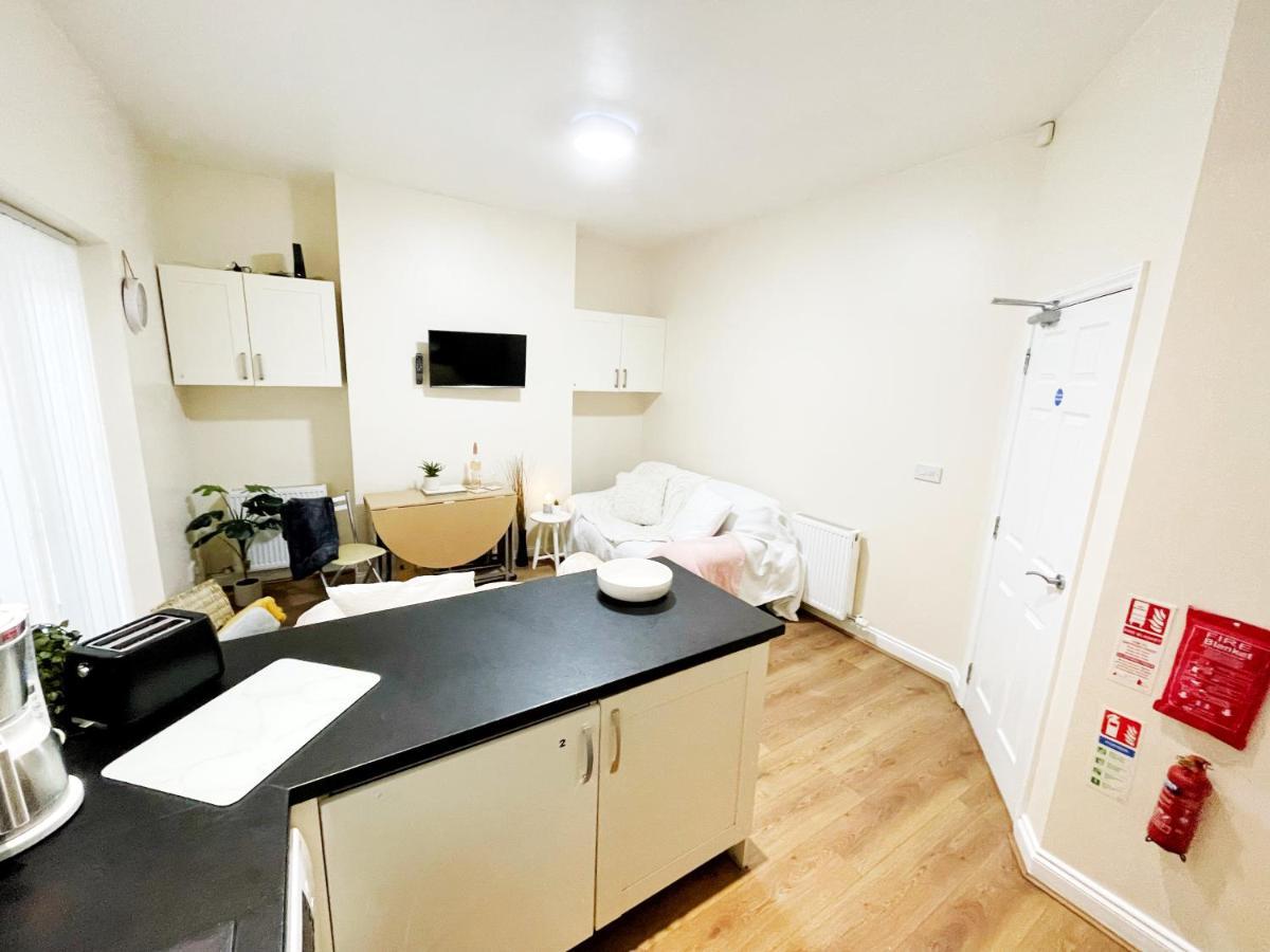 5 Bedroom, Sleeps 9 - Base To Explore Liverpool And Beyond Extérieur photo