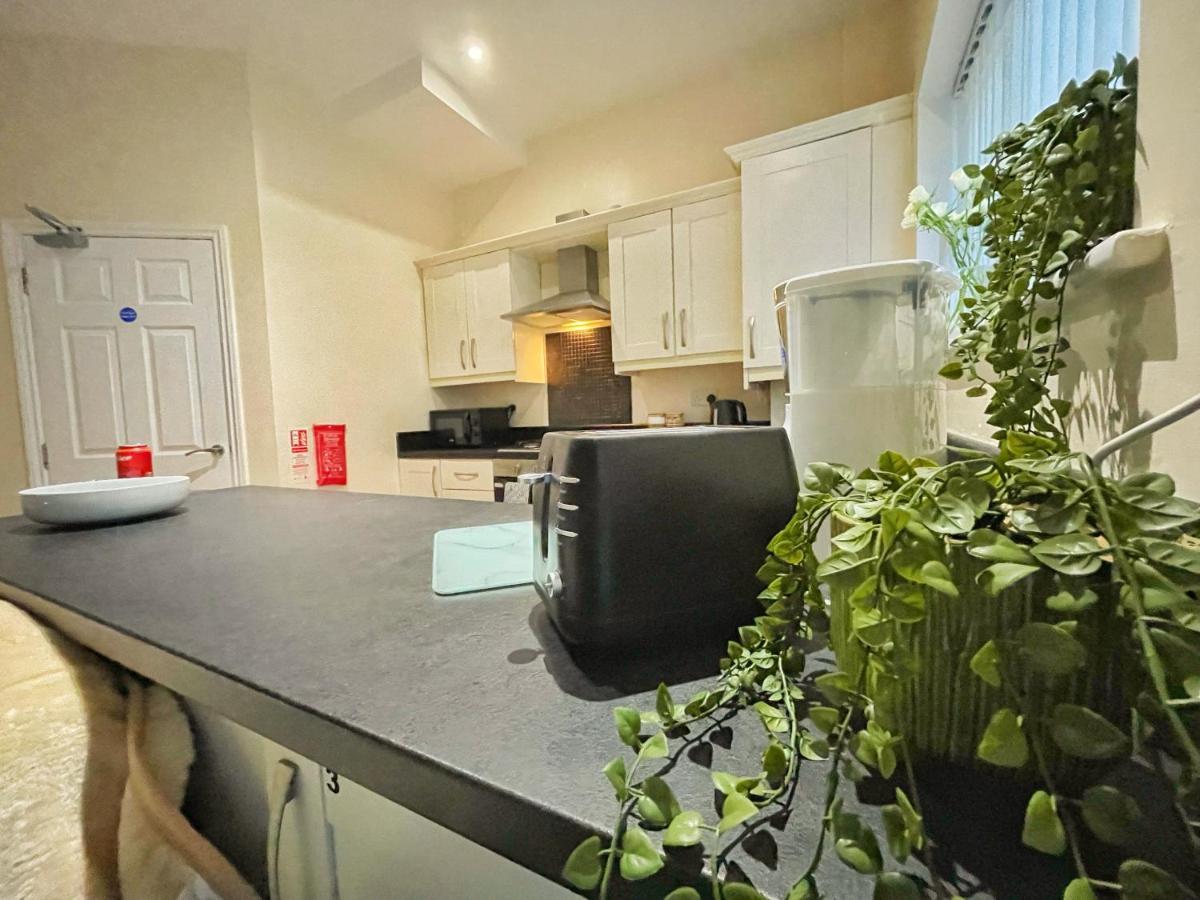 5 Bedroom, Sleeps 9 - Base To Explore Liverpool And Beyond Extérieur photo